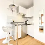 Cosy Flat Walkable Distance To Eiffel Tower
